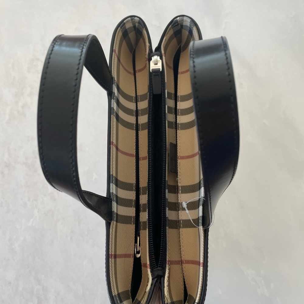 Burberry Bag - Picture 6 of 8